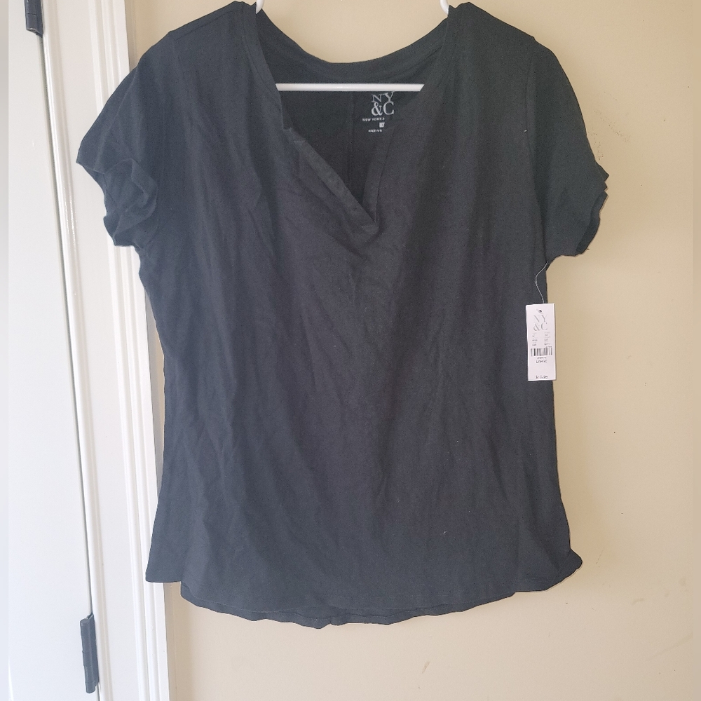 New York & Company Black Relaxed V-Neck Short Sleeve Blouse